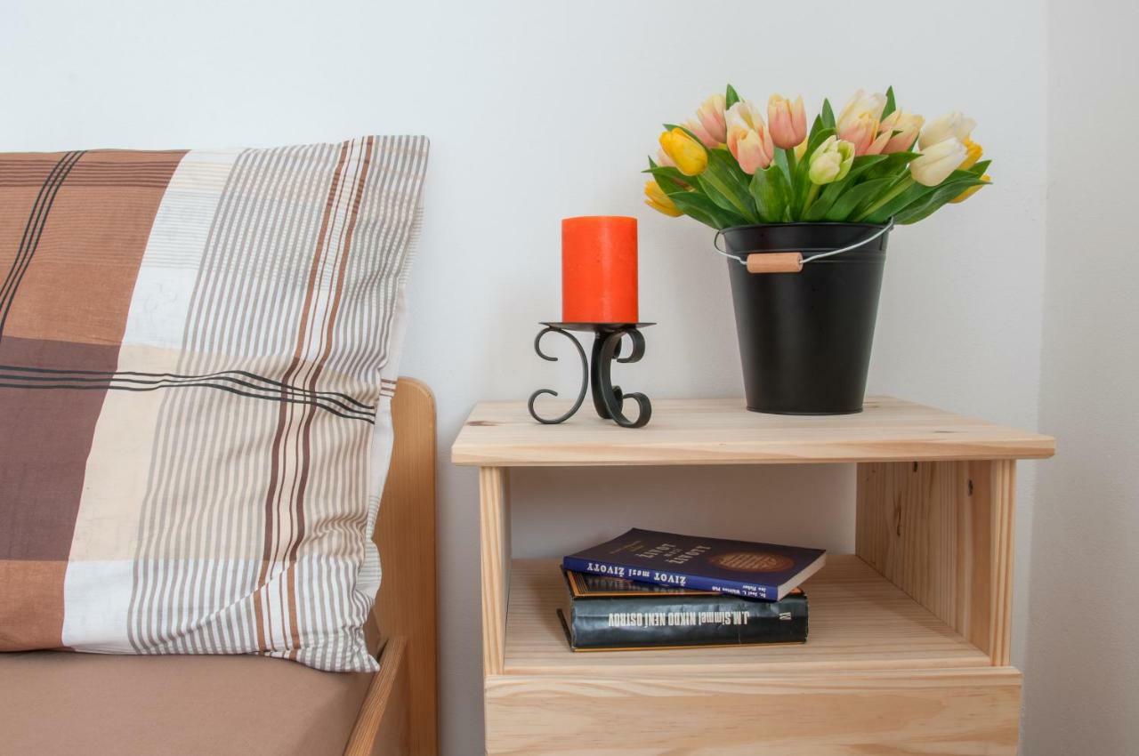 Apartman Zeleznice Apartment Ngoại thất bức ảnh