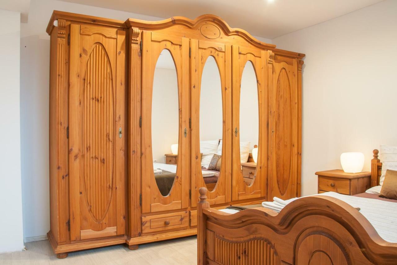 Apartman Zeleznice Apartment Ngoại thất bức ảnh