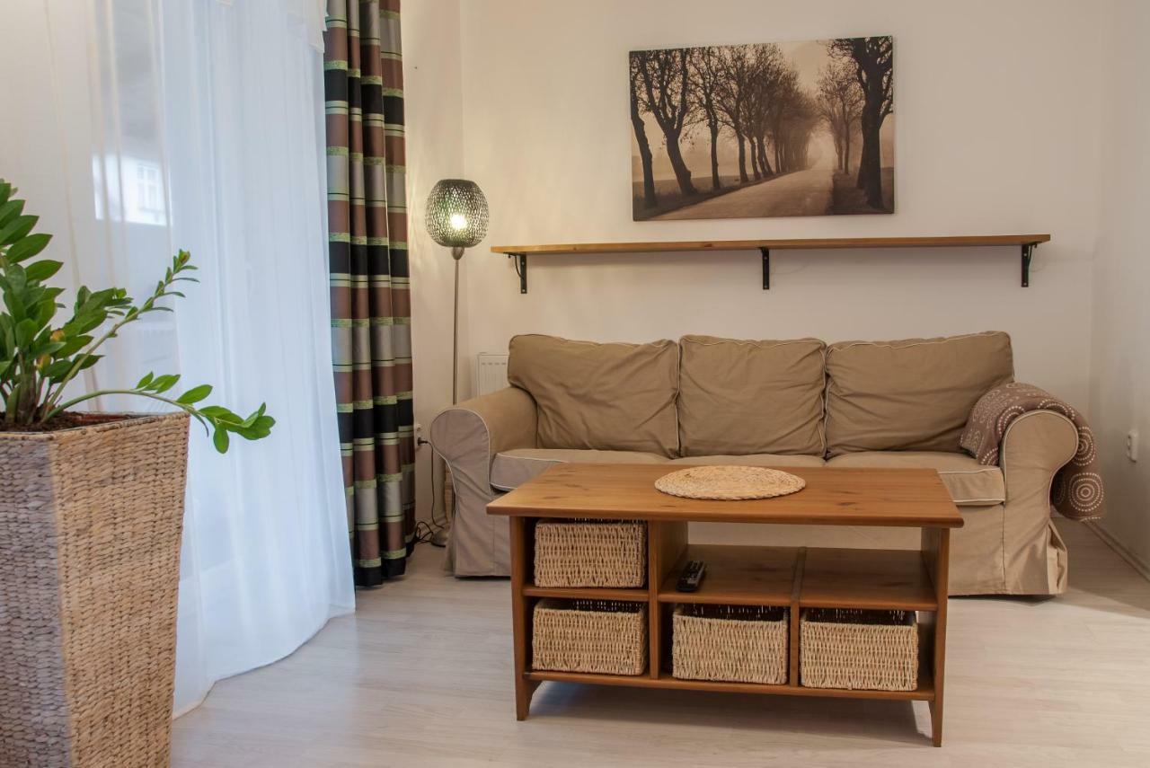 Apartman Zeleznice Apartment Ngoại thất bức ảnh